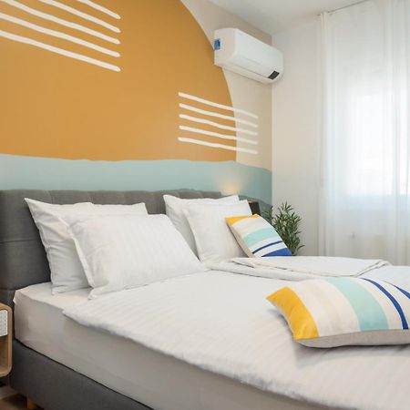 Family & Friends Pula - Top Floor - Free Parking Екстериор снимка