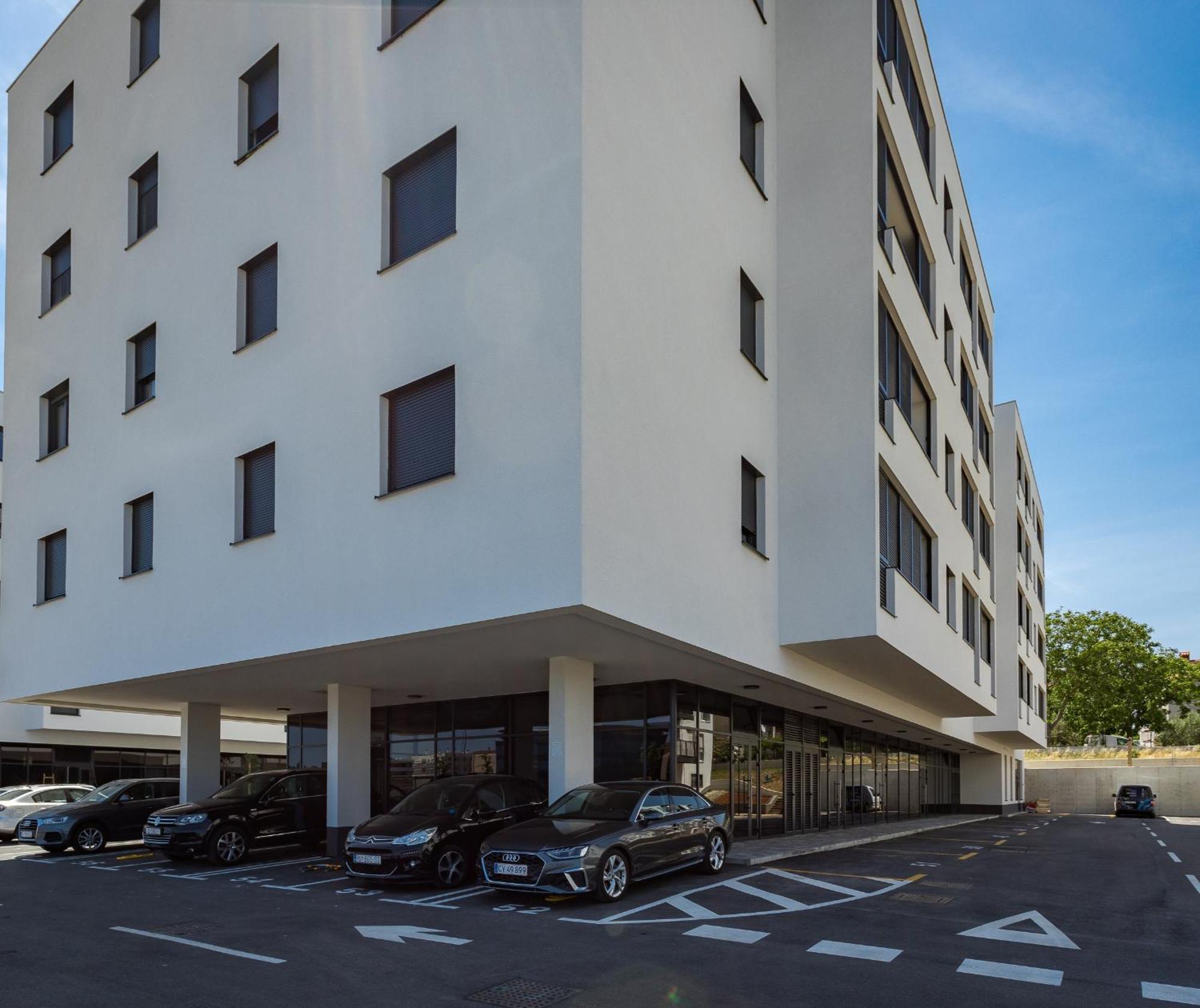 Family & Friends Pula - Top Floor - Free Parking Екстериор снимка